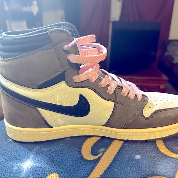 Travis scott jordans size 10.5